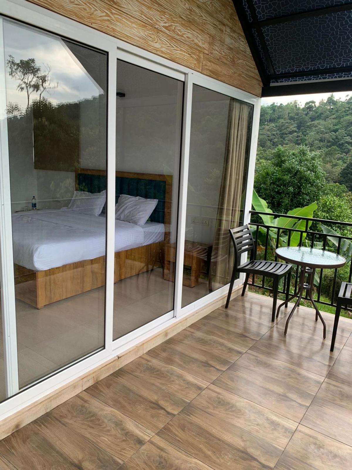 Kakkadampoyil Misty Hideout Bed & Breakfast エクステリア 写真