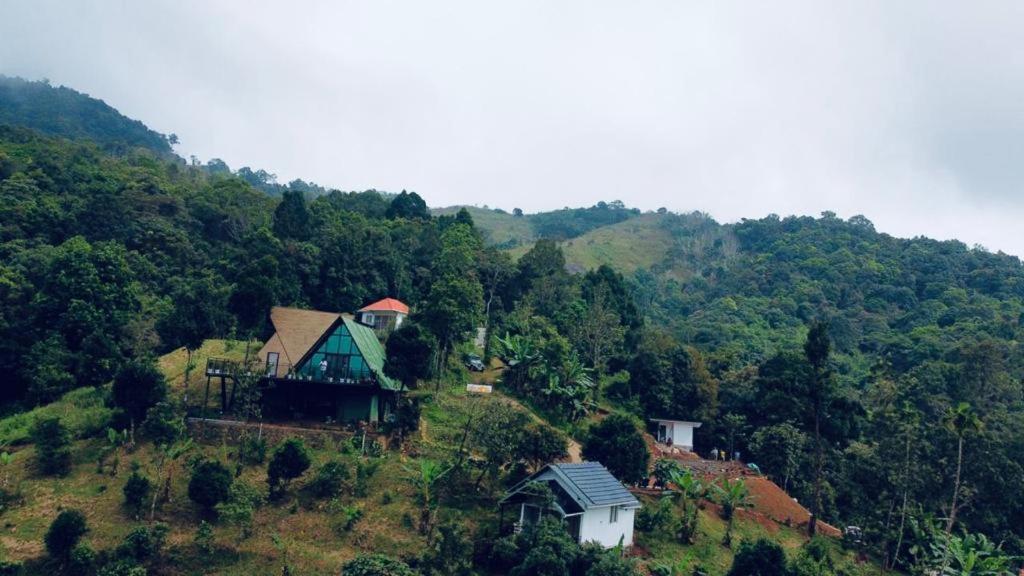 Kakkadampoyil Misty Hideout Bed & Breakfast エクステリア 写真